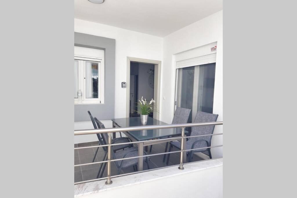 Polychrono New 2 Bedroom Apt. Just By The Sea! Exterior foto